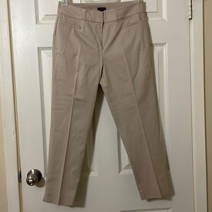 Womens Size 2, Tan Ann Taylor Crop Pants